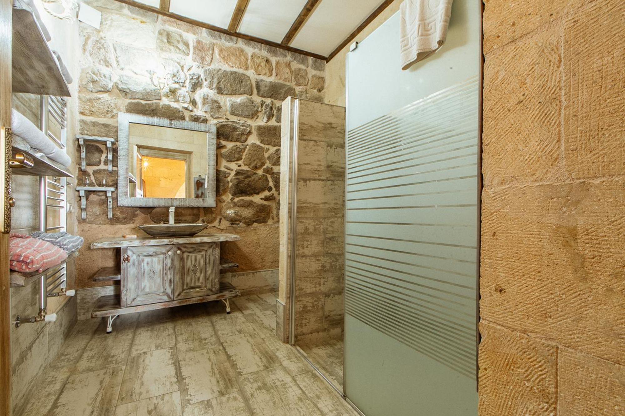 אוצ'יסר Karlik Cave Suite Cappadocia מראה חיצוני תמונה