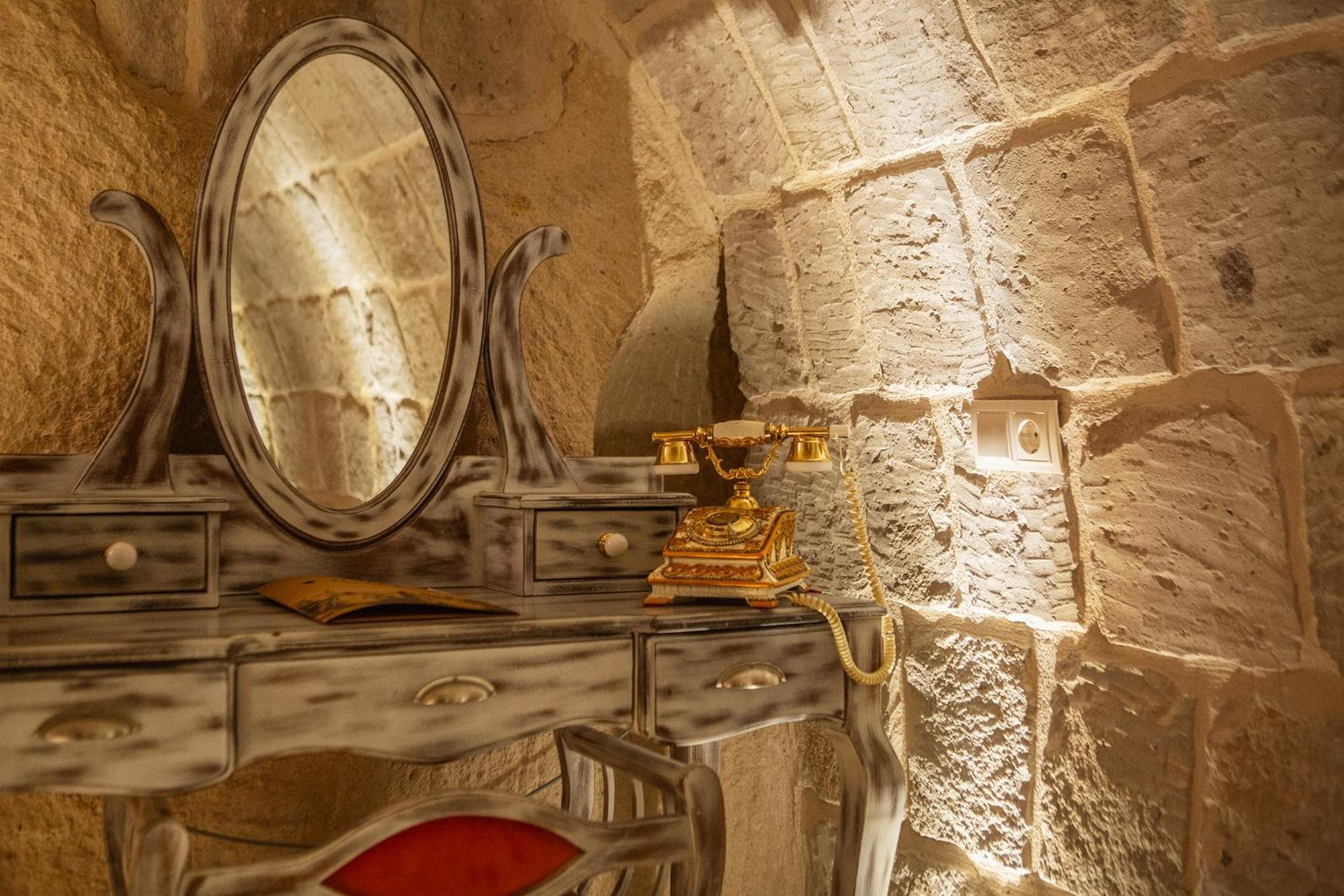 אוצ'יסר Karlik Cave Suite Cappadocia מראה חיצוני תמונה
