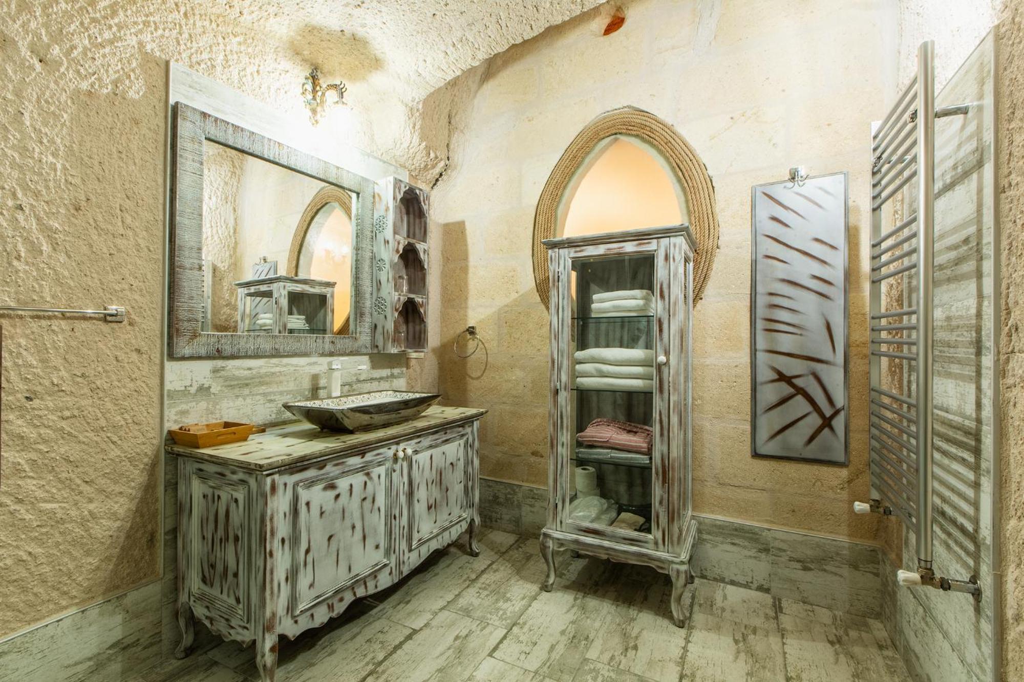 אוצ'יסר Karlik Cave Suite Cappadocia מראה חיצוני תמונה