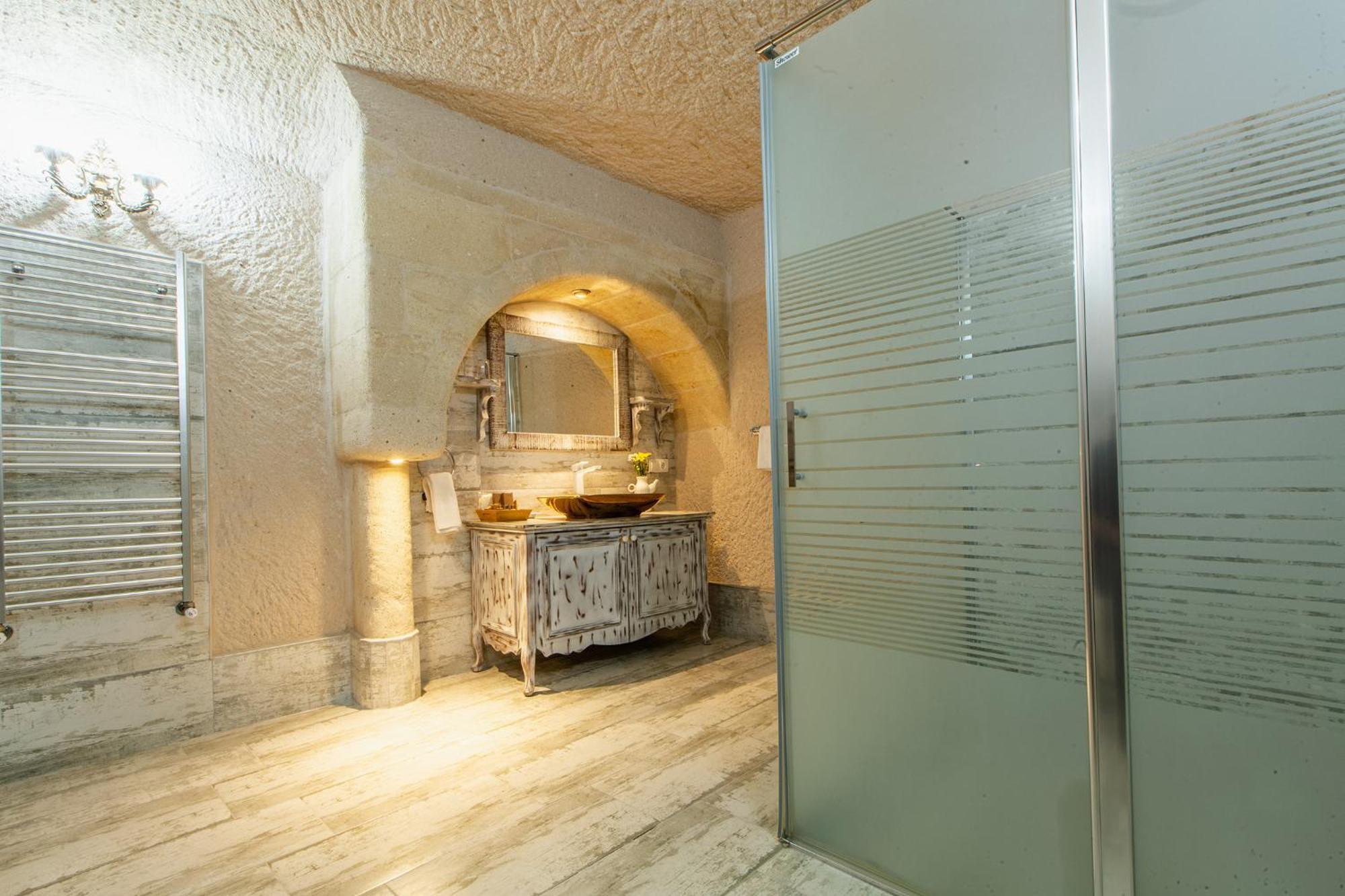 אוצ'יסר Karlik Cave Suite Cappadocia מראה חיצוני תמונה