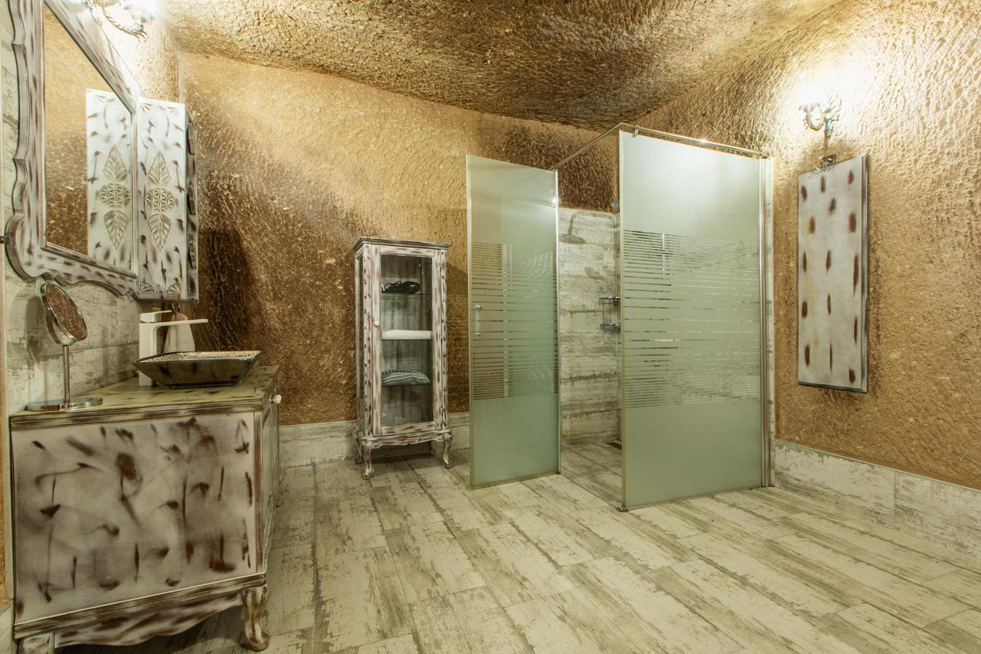 אוצ'יסר Karlik Cave Suite Cappadocia מראה חיצוני תמונה