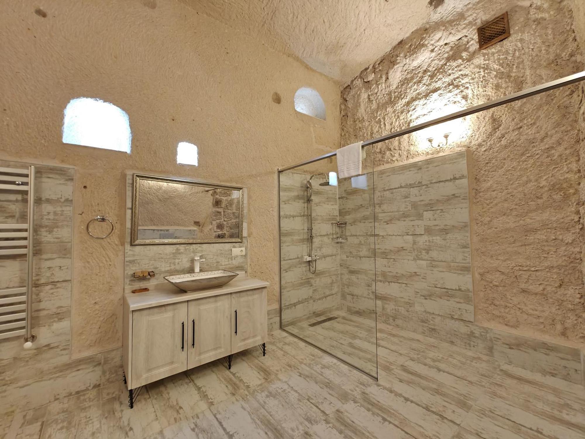 אוצ'יסר Karlik Cave Suite Cappadocia מראה חיצוני תמונה